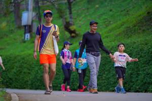 BIB: 8115
                            <button type="button" onclick="openModal(18889957)" class="btn btn-primary btn-sm float-right btn-popup" data-toggle="modal" data-target=".modal-high-quality">
                        <i class="fas fa-shopping-cart"></i> Add to Cart
                    </button>
                                            <button type="button" onclick="isThisMe(18889957, true)" class="btn btn-success btn-sm float-right btn-popup btn-isme hidden" data-toggle="tooltip" data-placement="bottom" title="นี่คือรูปของคุณใช่ไหม คลิกที่นี่เพื่อเอาเข้าอัลบั้ม">
                        <i class="fas fa-plus"></i> Add to album
                    </button>
                    <button type="button" onclick="isThisMe(18889957, false)" class="btn btn-warning btn-sm float-right btn-popup btn-isnotme hidden">
                        <i class="fas fa-ban"></i> Remove from album
                    </button>